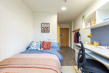Classic En Suite at Bridge House, 180 Old Dumbarton Road, City Centre, Glasgow, G38QB - Image 2